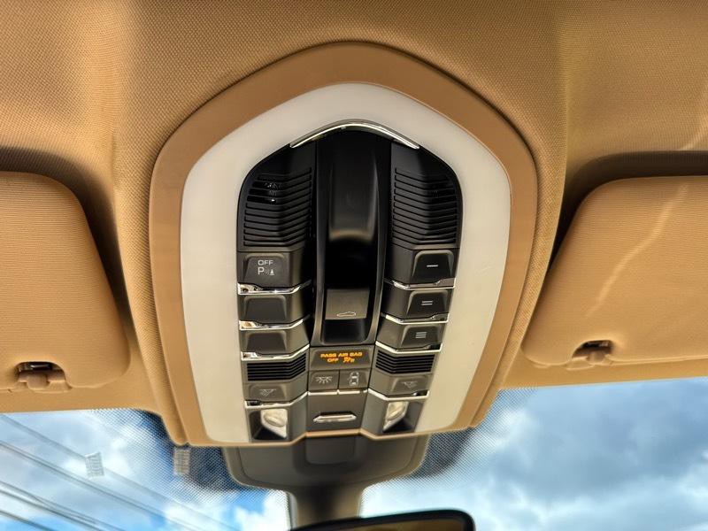2017 Porsche Cayenne Image 20