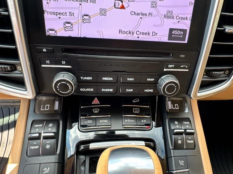 2017 Porsche Cayenne Image 21