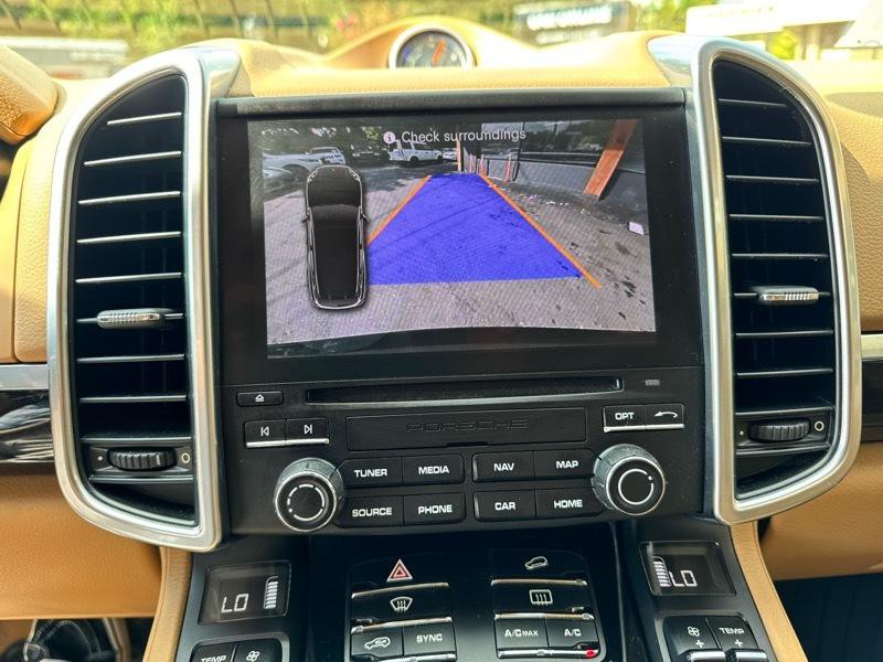 2017 Porsche Cayenne Image 22