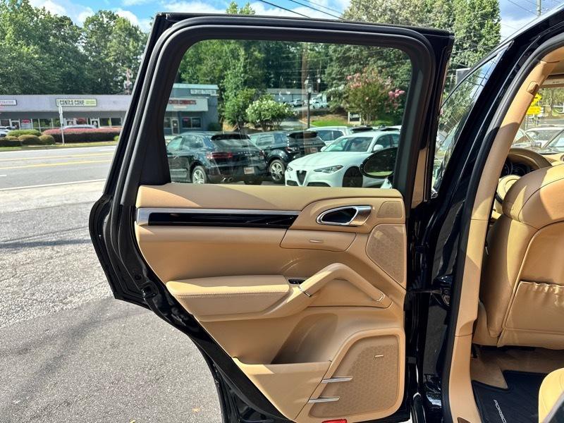 2017 Porsche Cayenne Image 23