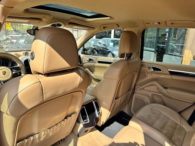 2017 Porsche Cayenne Image 26
