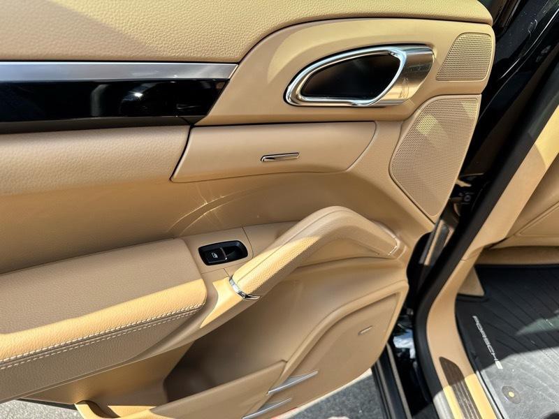 2017 Porsche Cayenne Image 28