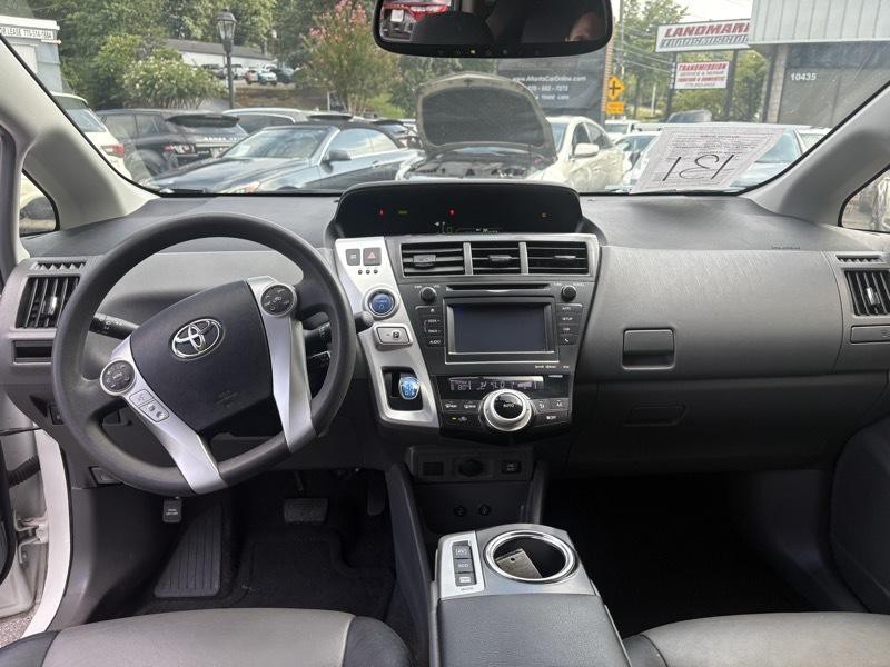 2012 Toyota Prius Image 15