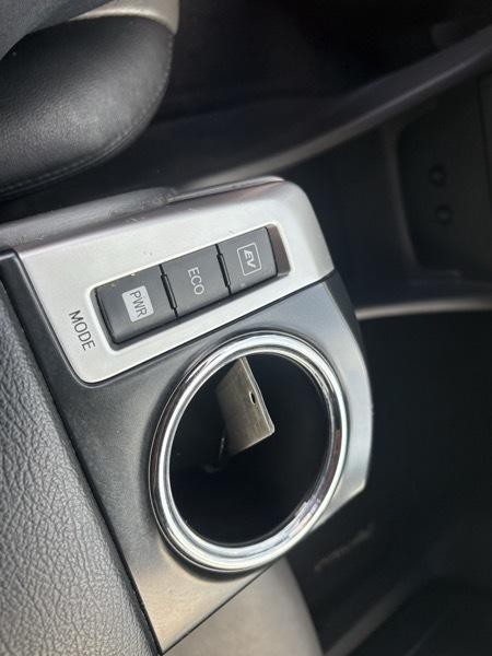 2012 Toyota Prius Image 16