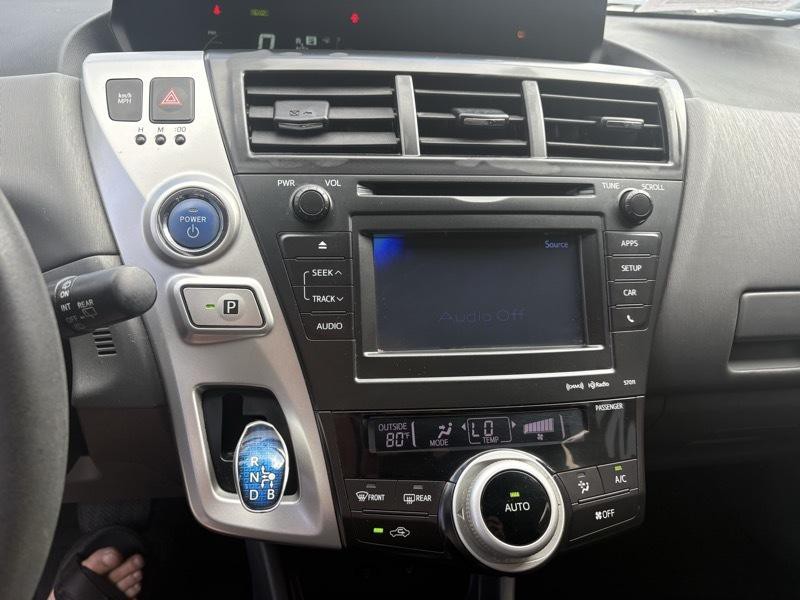 2012 Toyota Prius Image 17
