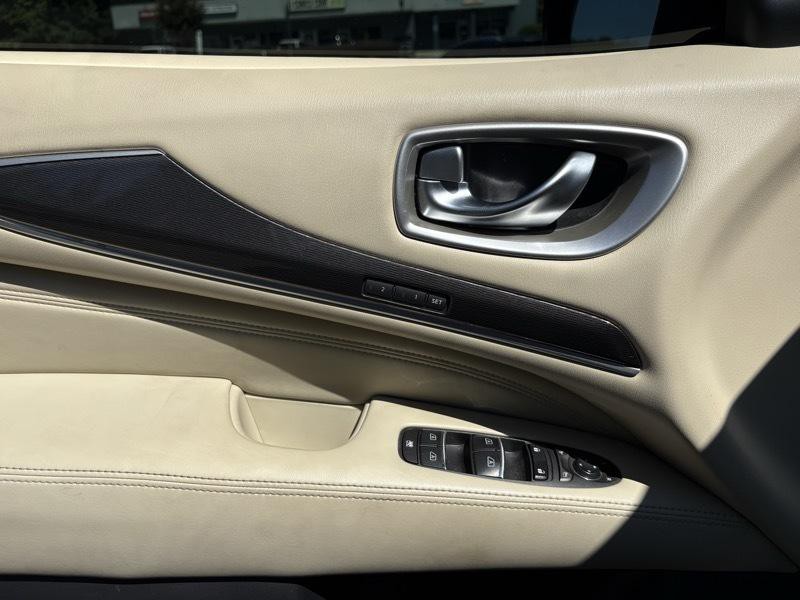 2017 INFINITI QX60 Image 12
