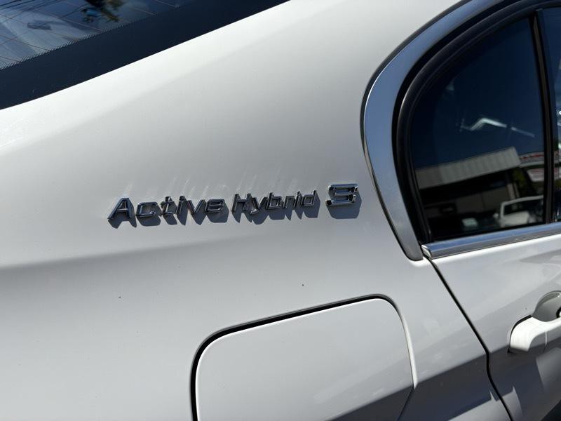 2013 BMW 3 Series Image 5