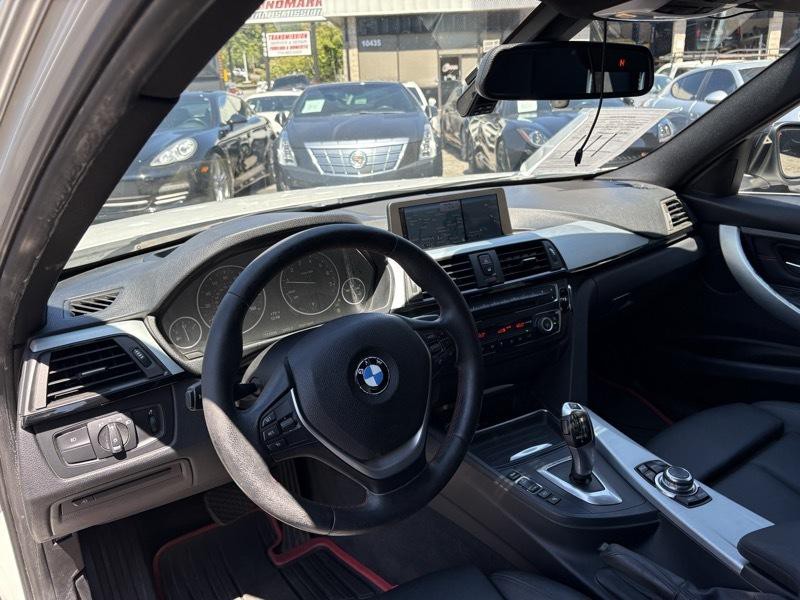 2013 BMW 3 Series Image 14