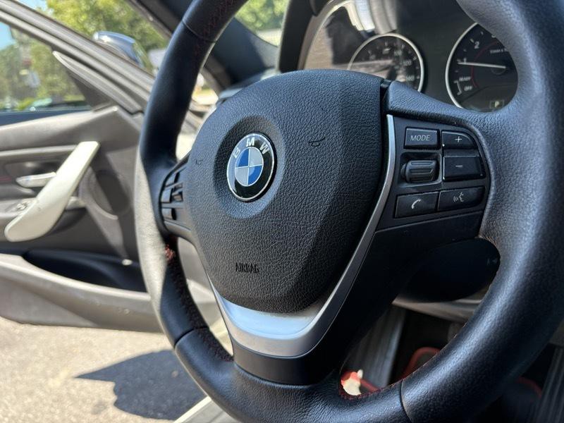2013 BMW 3 Series Image 15