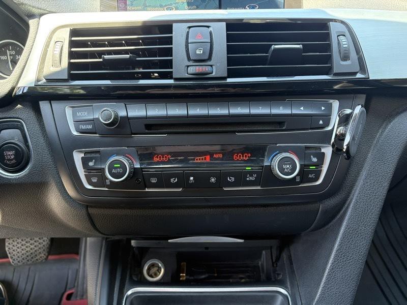2013 BMW 3 Series Image 21