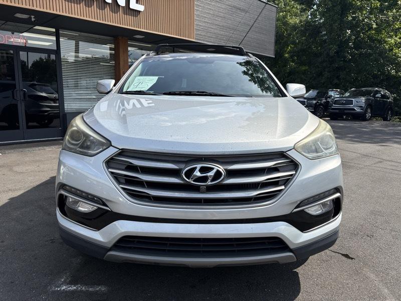 2017 Hyundai Santa Fe Image 2