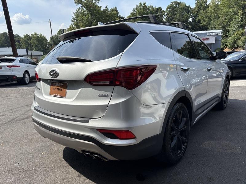 2017 Hyundai Santa Fe Image 5