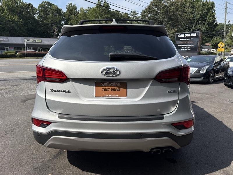 2017 Hyundai Santa Fe Image 6