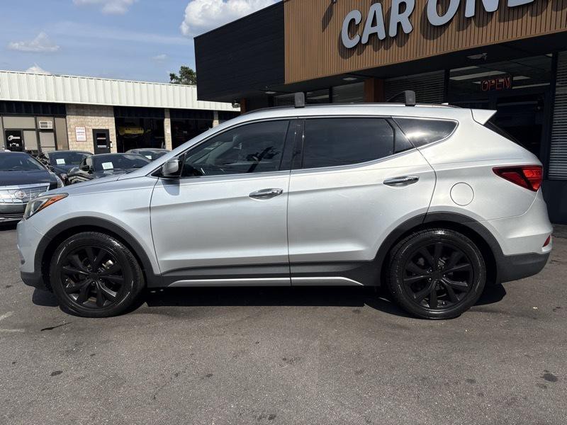 2017 Hyundai Santa Fe Image 8
