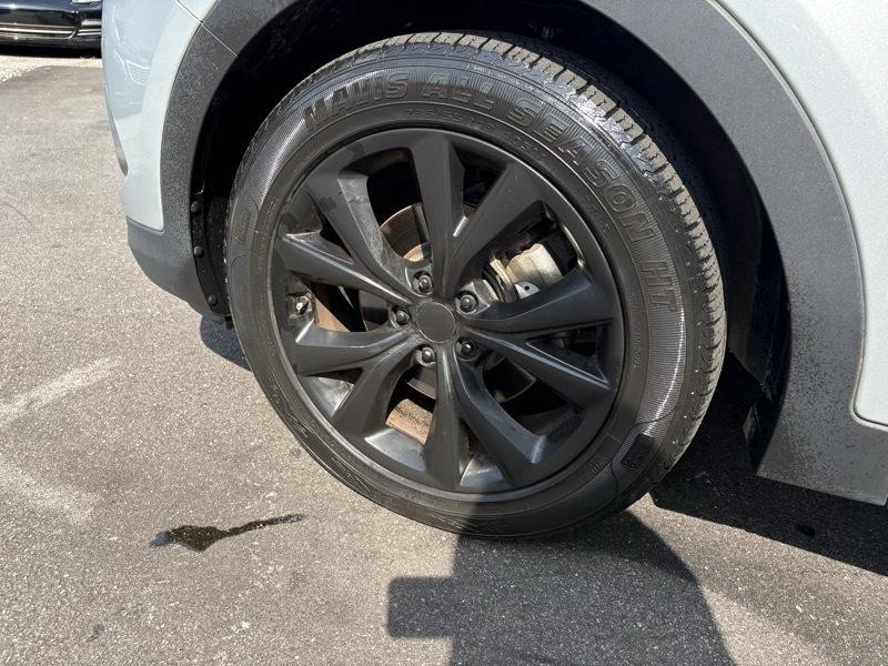 2017 Hyundai Santa Fe Image 9