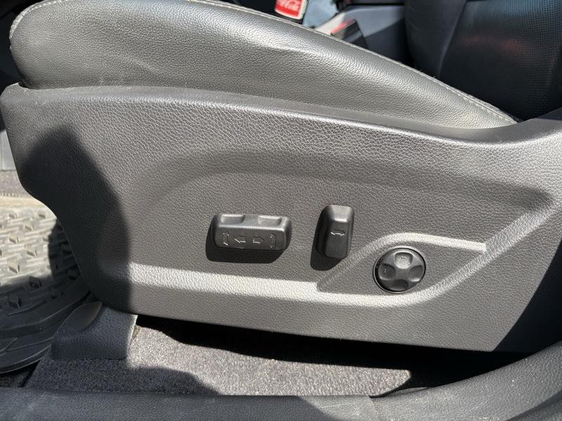 2017 Hyundai Santa Fe Image 12