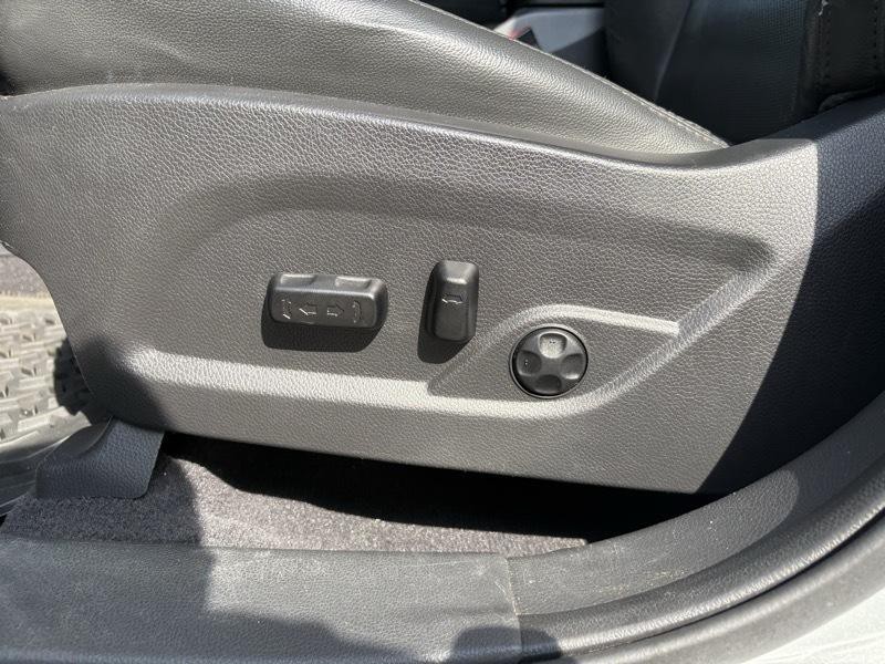 2017 Hyundai Santa Fe Image 13