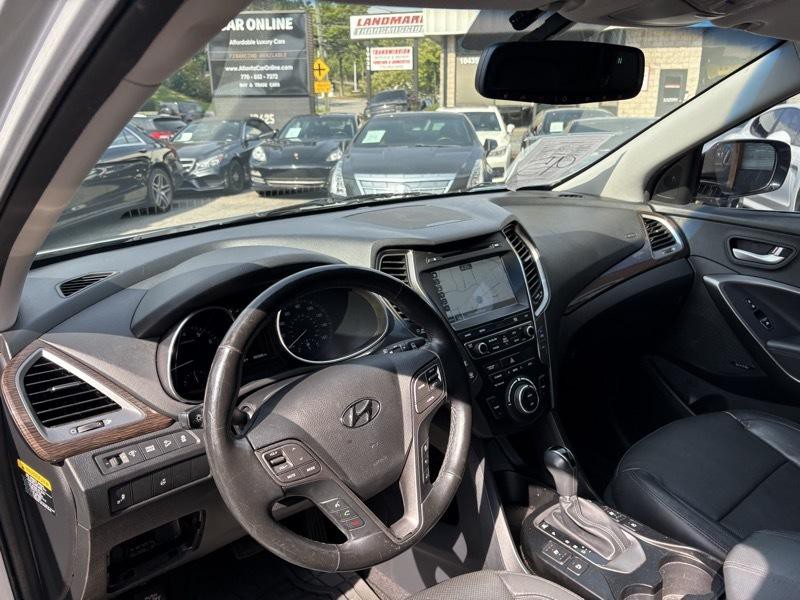 2017 Hyundai Santa Fe Image 15