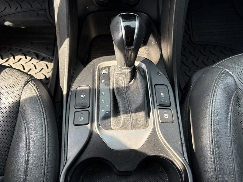 2017 Hyundai Santa Fe Image 18