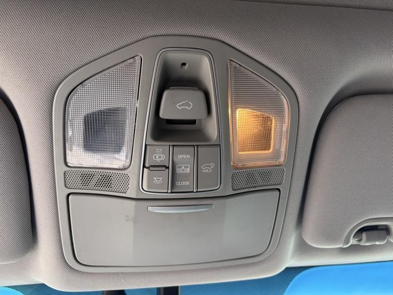 2017 Hyundai Santa Fe Image 20