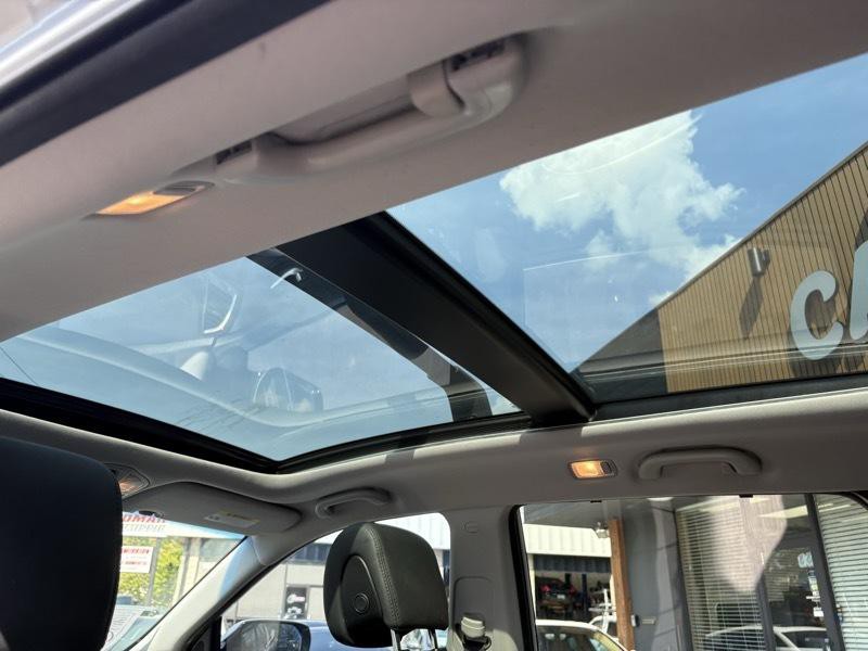 2017 Hyundai Santa Fe Image 31