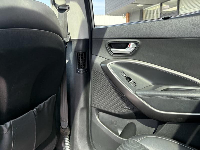 2017 Hyundai Santa Fe Image 34