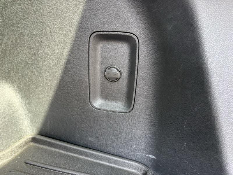 2017 Hyundai Santa Fe Image 37