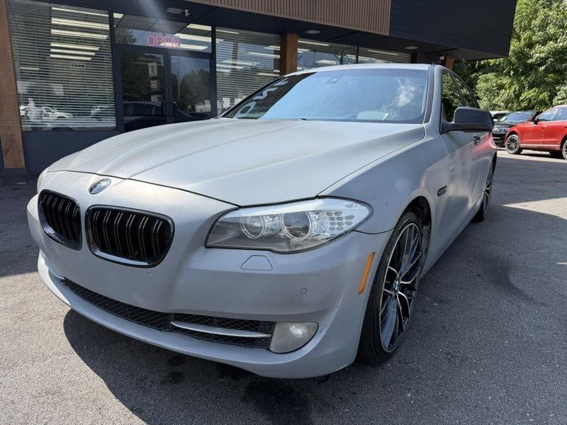2012 BMW 5 Series Image 2