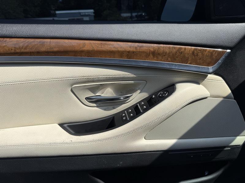 2012 BMW 5 Series Image 12