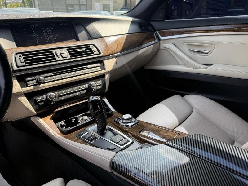 2012 BMW 5 Series Image 17