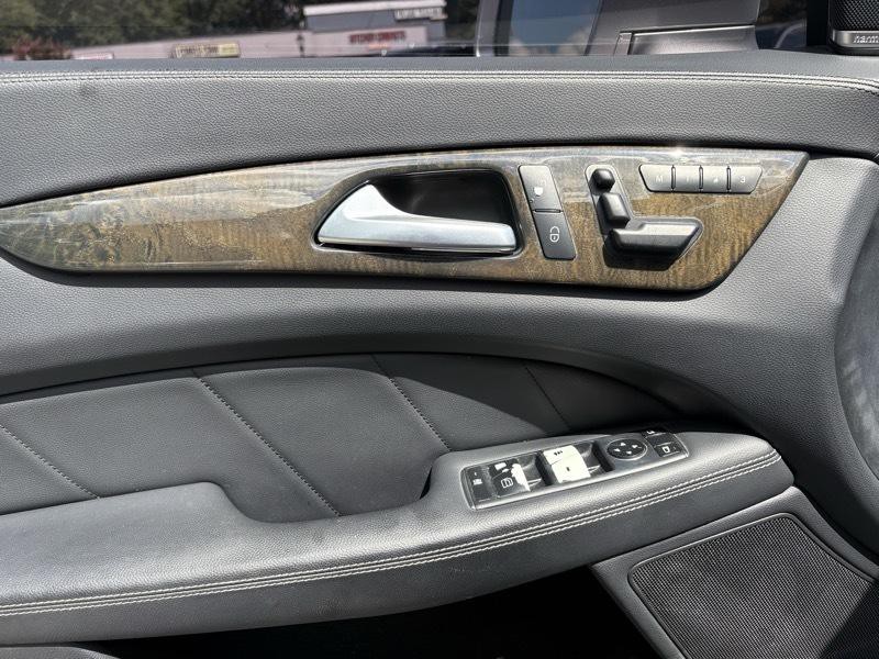 2012 Mercedes-Benz CLS-Class Image 11