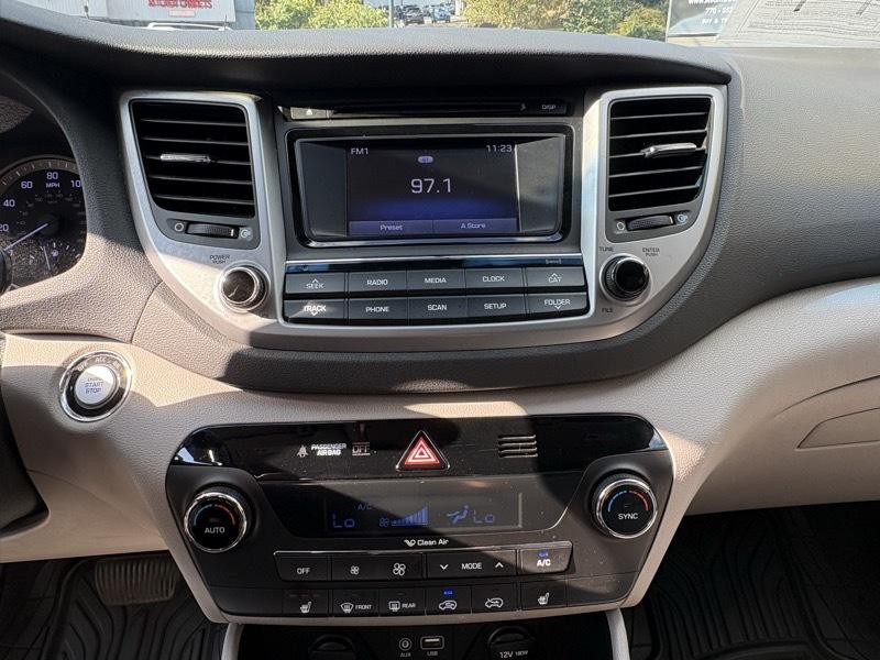 2017 Hyundai Tucson Image 21