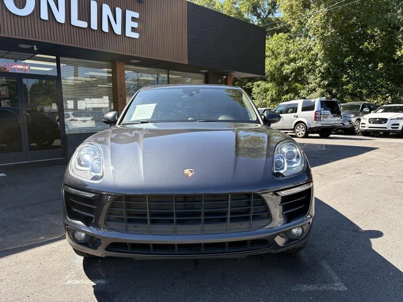 2017 Porsche Macan Image 2