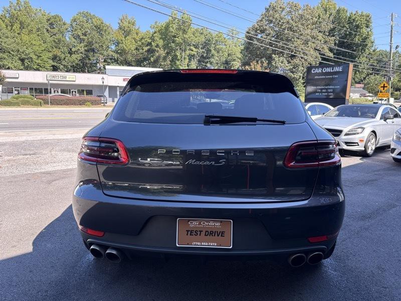 2017 Porsche Macan Image 6