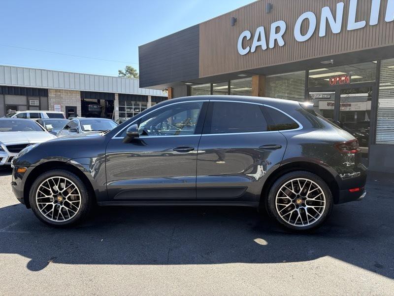 2017 Porsche Macan Image 8