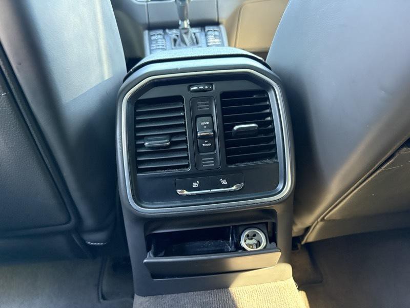 2017 Porsche Macan Image 27