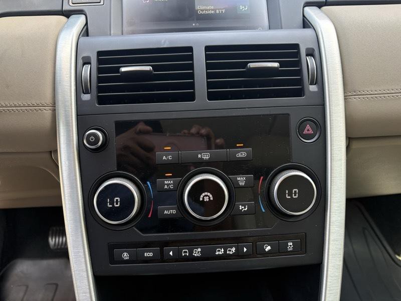 2018 Land Rover Discovery Sport Image 18
