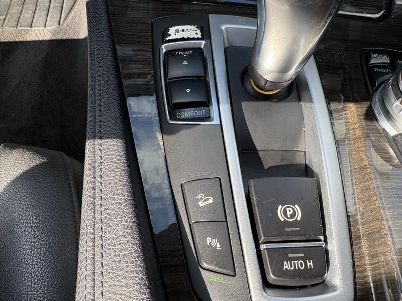2014 BMW 5 Series Image 20