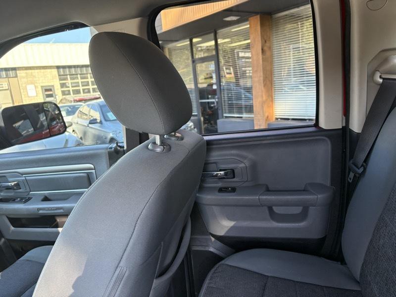 2014 RAM 1500 Image 32