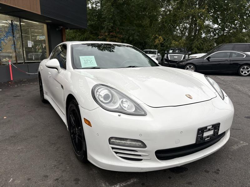 2010 Porsche Panamera Image 3