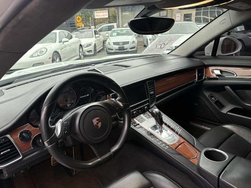 2010 Porsche Panamera Image 10
