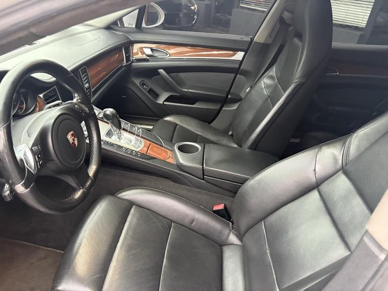 2010 Porsche Panamera Image 11