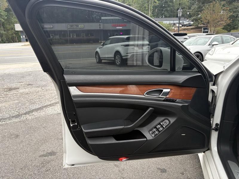 2010 Porsche Panamera Image 14