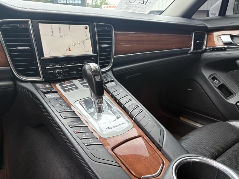 2010 Porsche Panamera Image 16