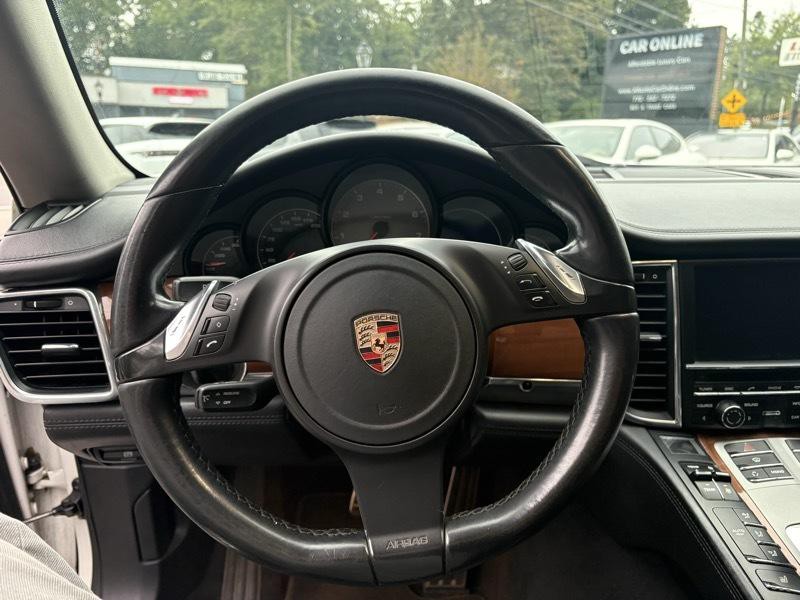 2010 Porsche Panamera Image 17