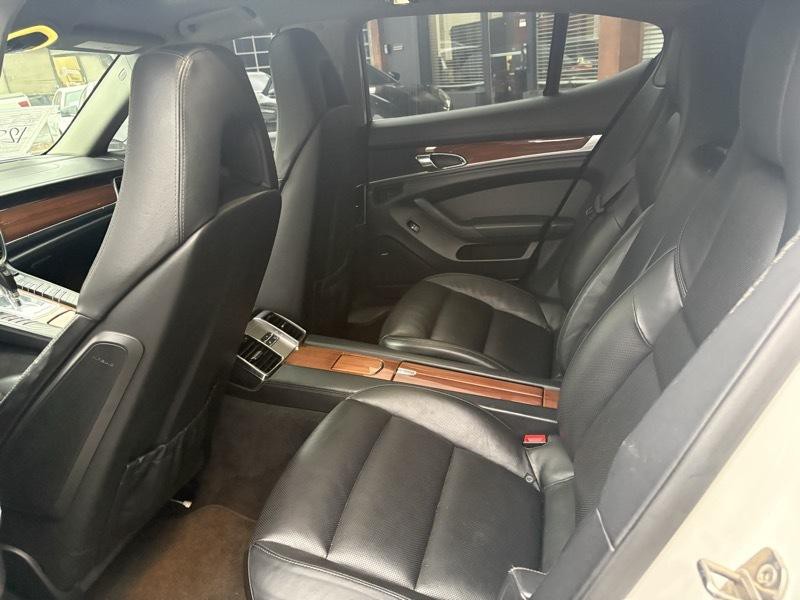 2010 Porsche Panamera Image 27