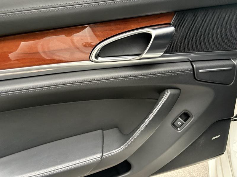 2010 Porsche Panamera Image 28