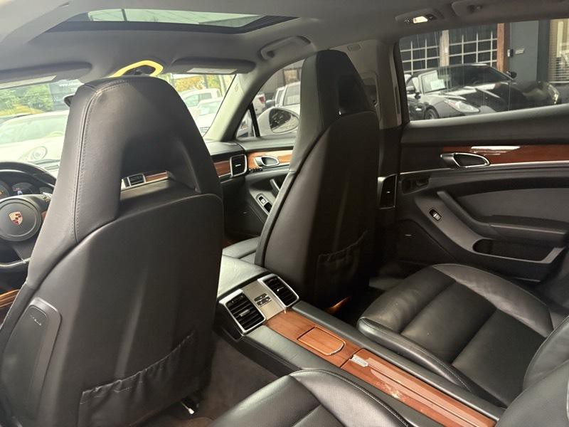 2010 Porsche Panamera Image 29