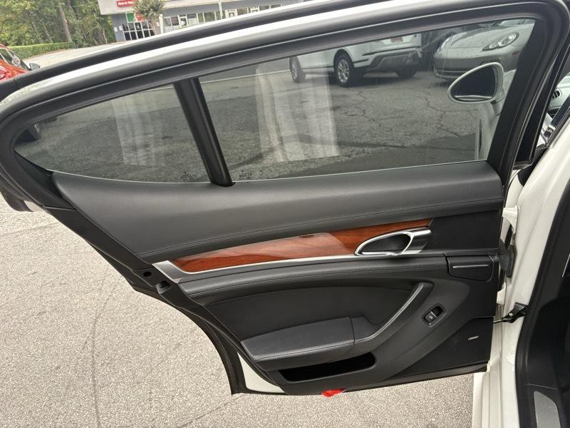 2010 Porsche Panamera Image 30