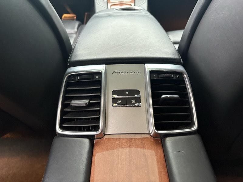 2010 Porsche Panamera Image 34